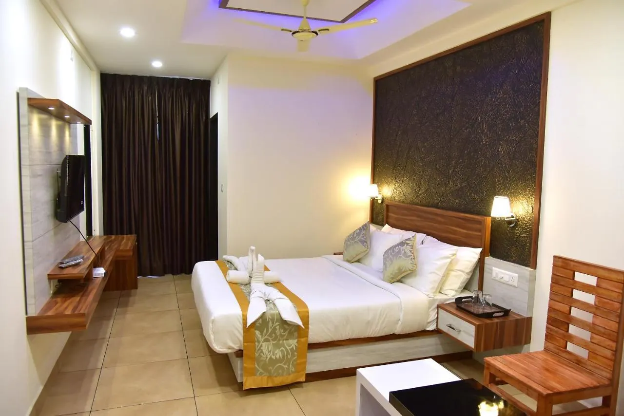 Royal Castle Hotel Mananthavady