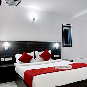 Skylark Holidays 2* Munnar